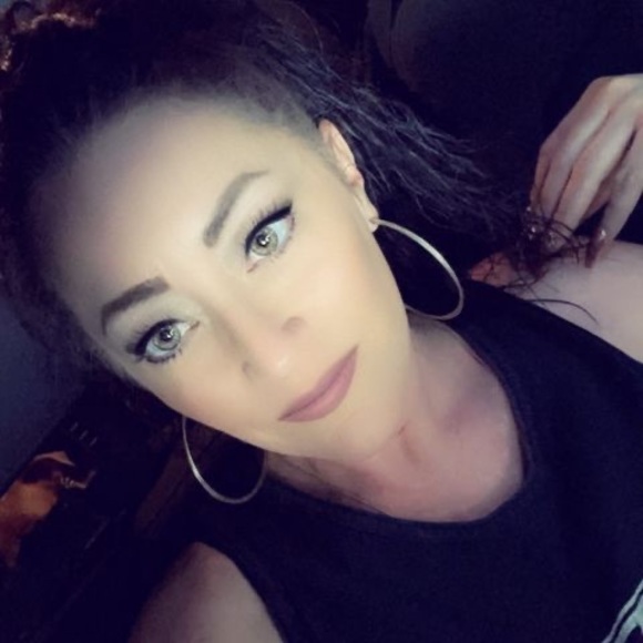 Meet your Posher, Sarah - Picture 1 of 1